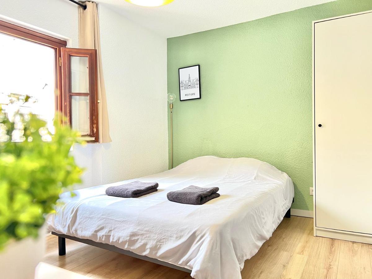 Le Melusine , A 50M De La Gare De Poitiers Apartment Bagian luar foto